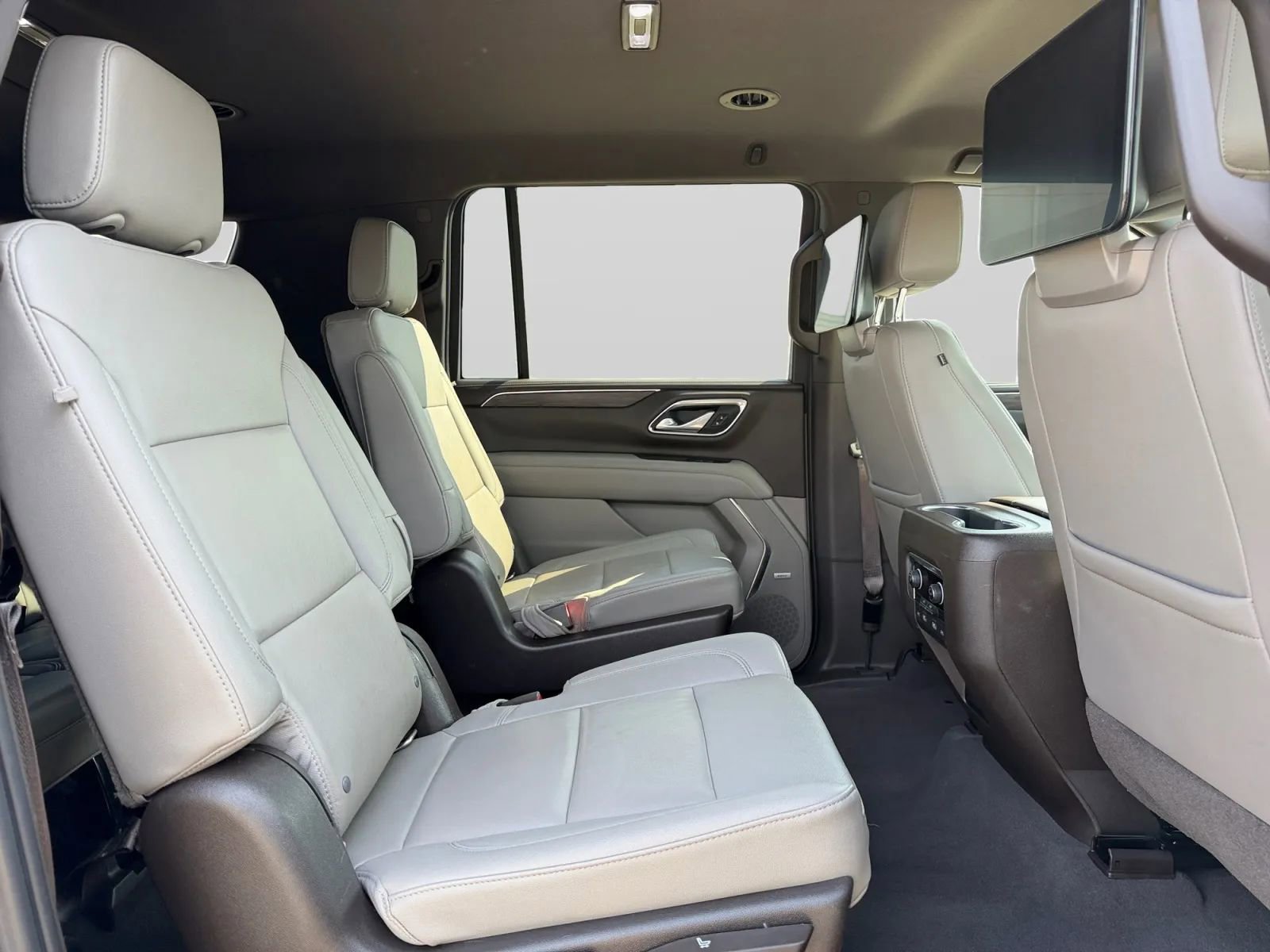 Used 2021 Chevrolet Suburban LT w/ Rear Media and Nav Package RWD image 33