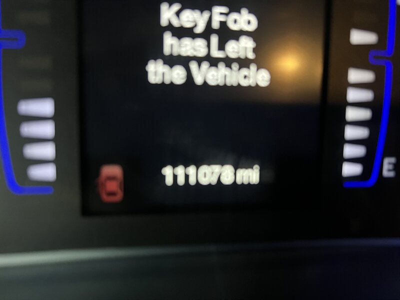 Used 2015 Chrysler 200 Limited w/ Convenience Group FWD image 9