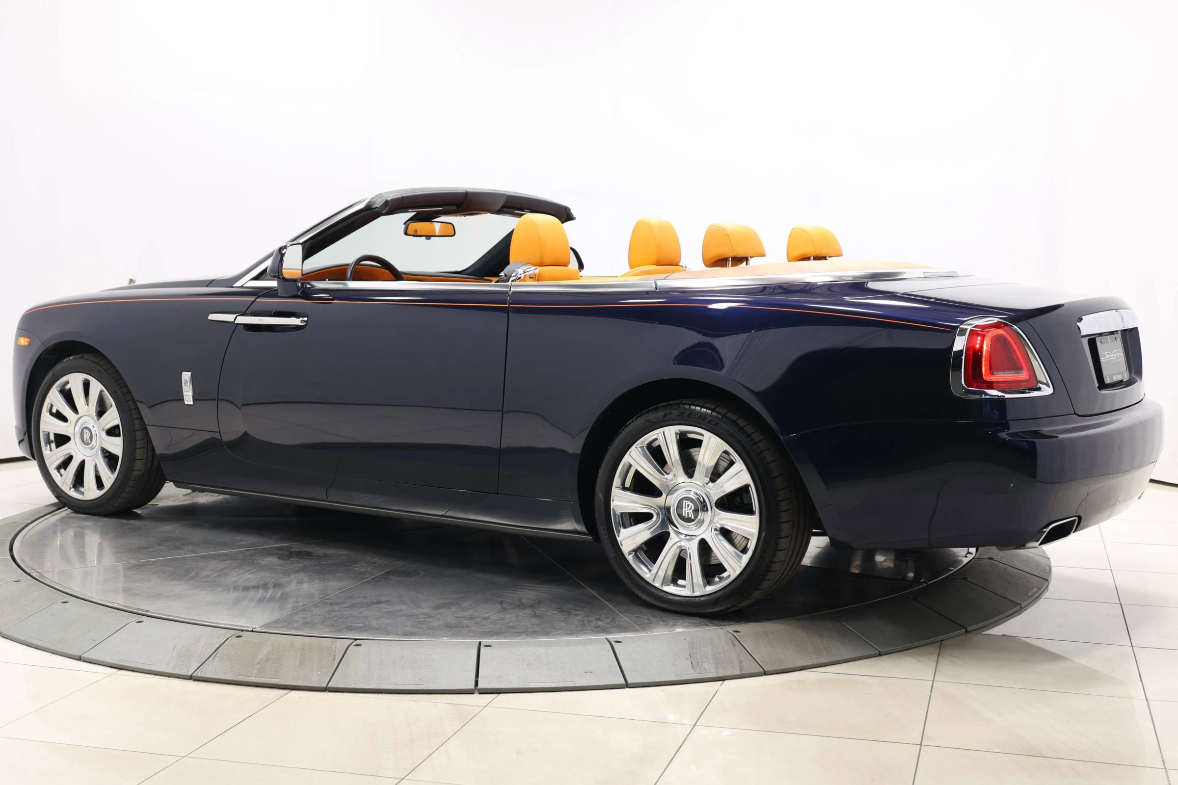 Used 2016 Rolls-Royce Dawn image 54