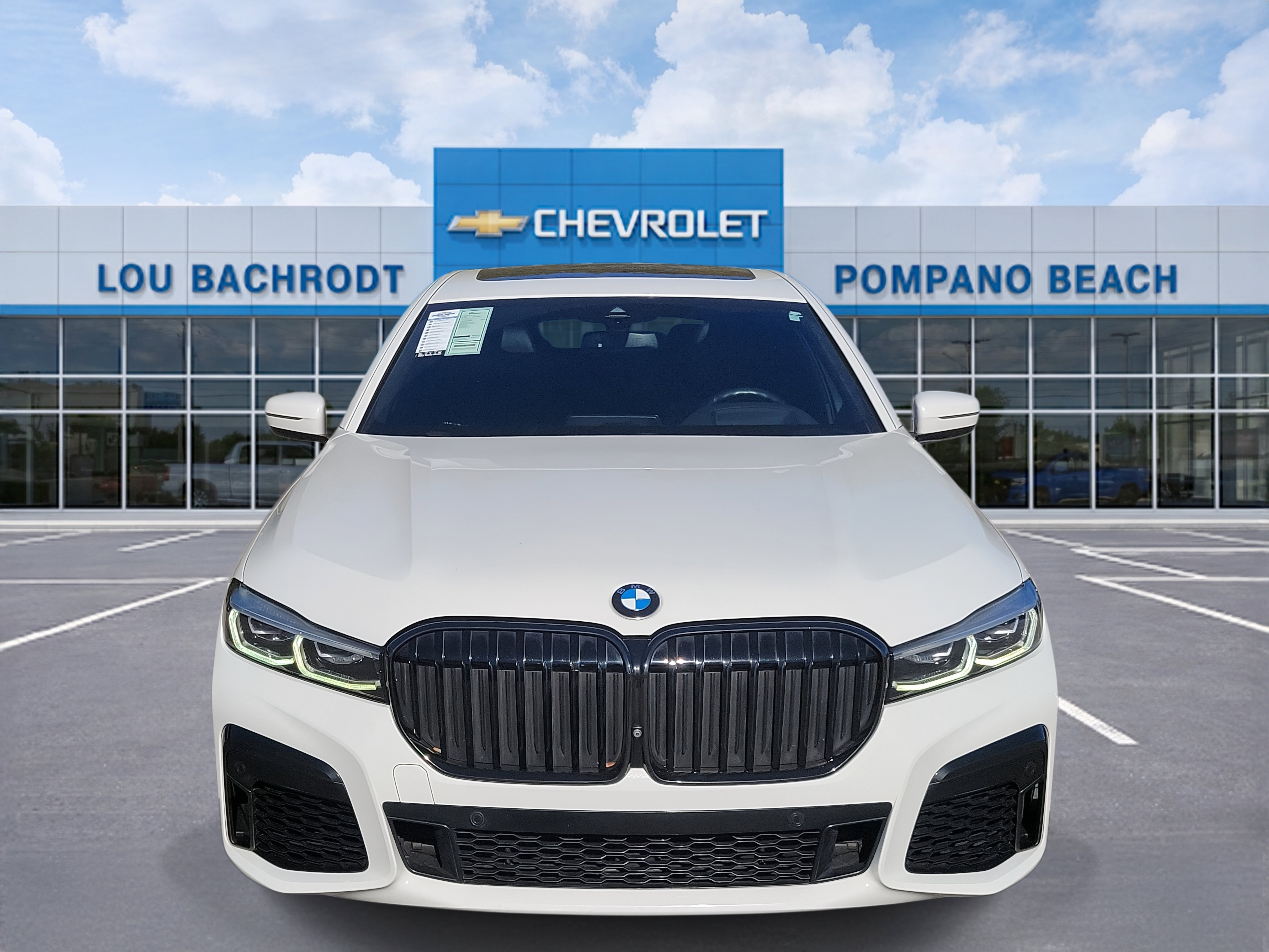 Used 2021 BMW 750i xDrive w/ M Sport Package image 2