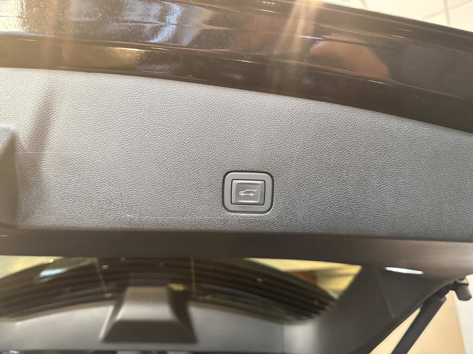 New 2025 Cadillac XT6 Sport image 12