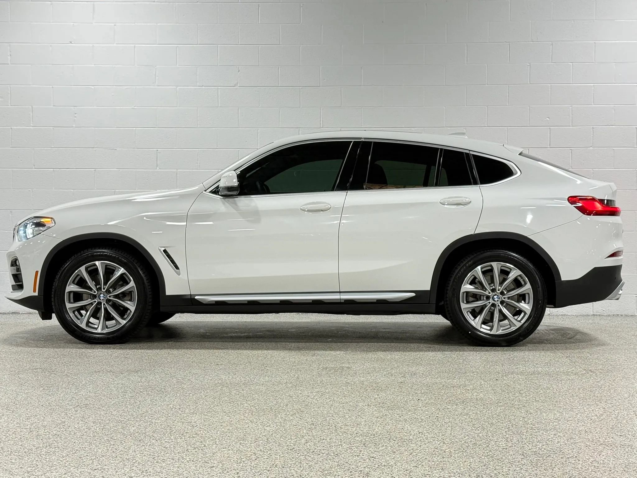 Used 2019 BMW X4 xDrive30i AWD/4WD image 9
