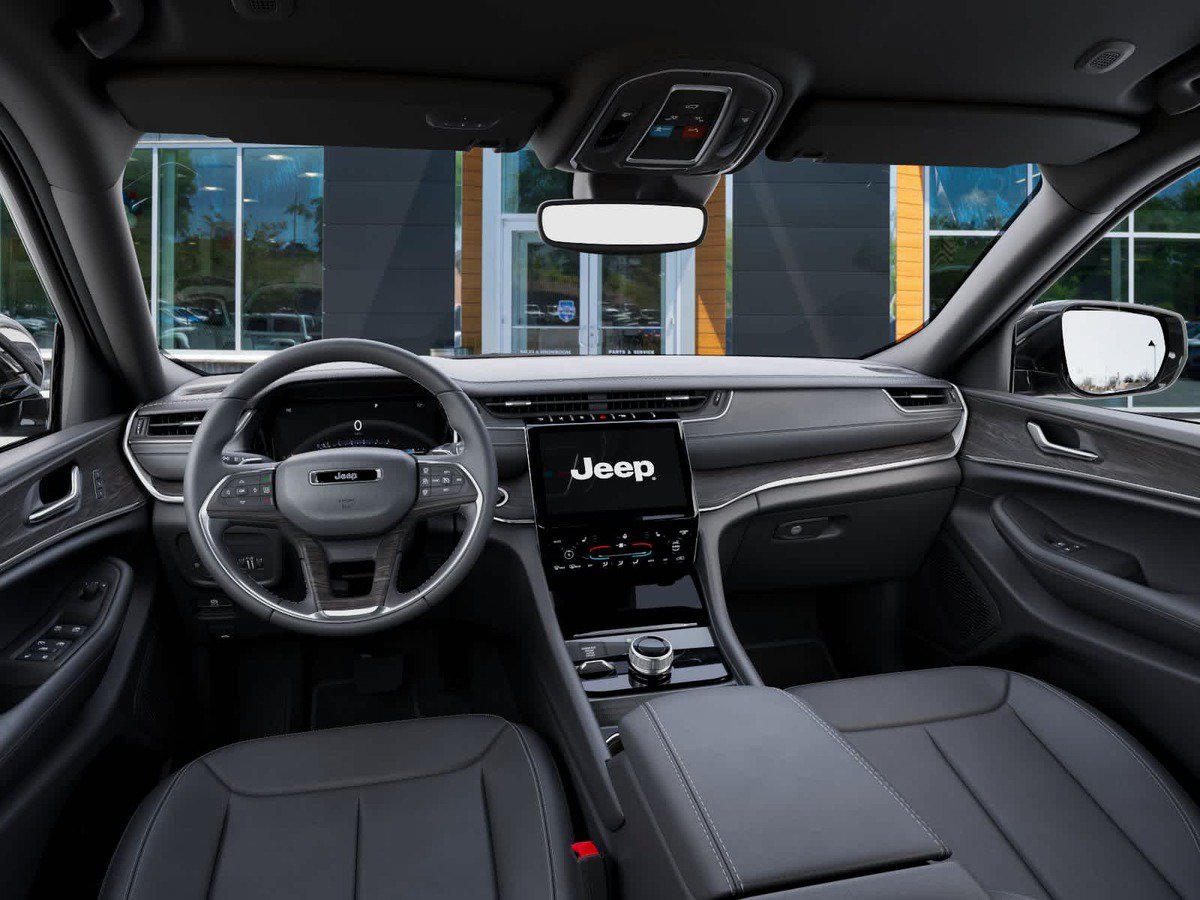 New 2025 Jeep Grand Cherokee L Limited AWD/4WD image 14
