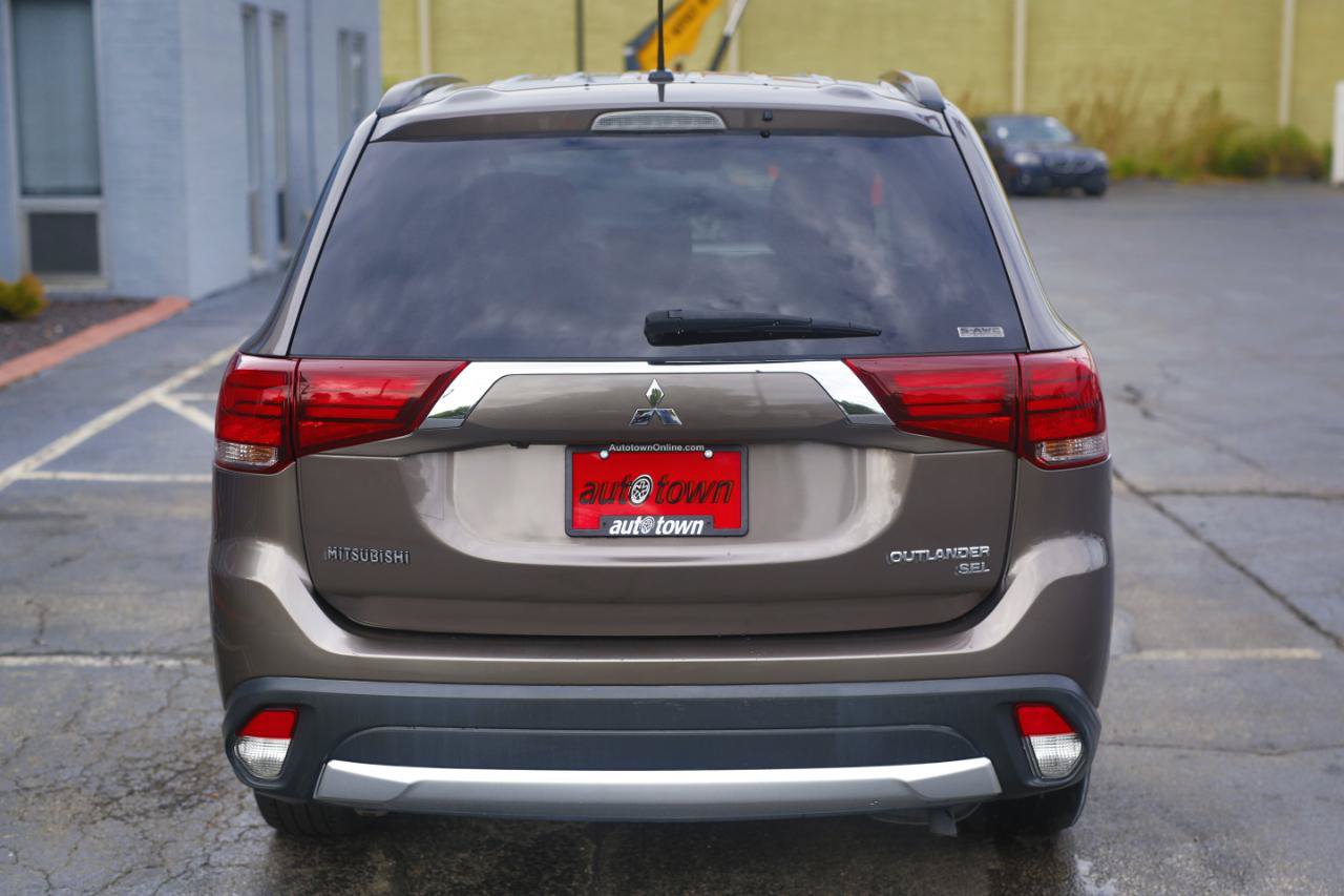 Used 2016 Mitsubishi Outlander SEL AWD/4WD image 15