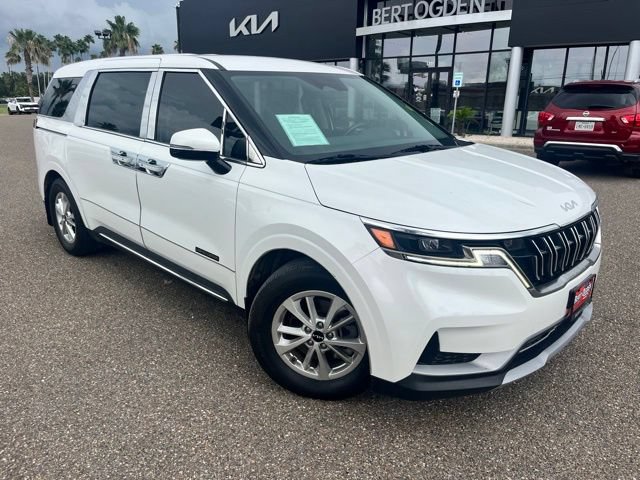 Used 2023 Kia Carnival LX FWD image 1