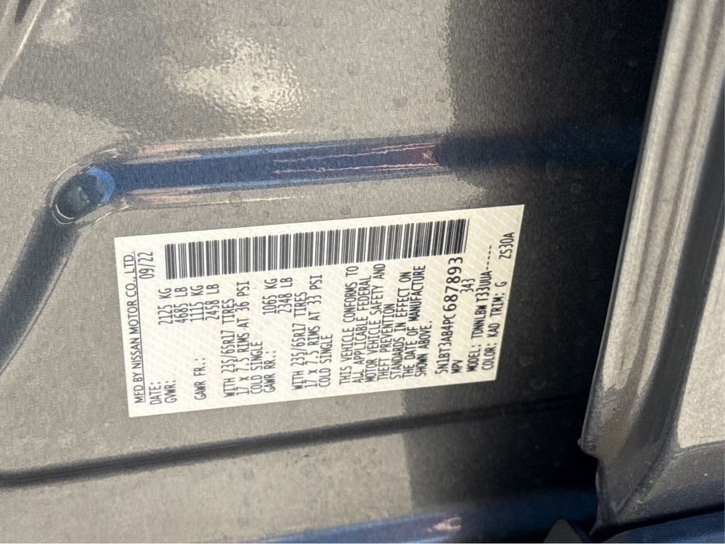 Used 2023 Nissan Rogue S image 12