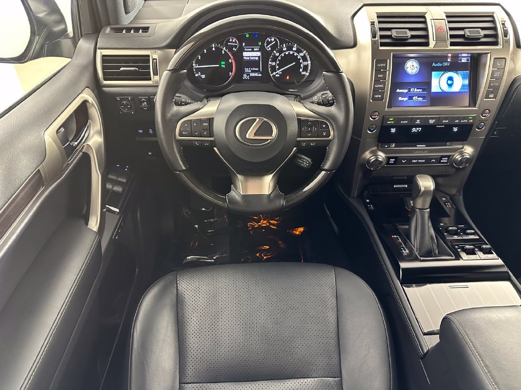 Used 2021 Lexus GX 460 Luxury w/ Accessory Package AWD/4WD image 31