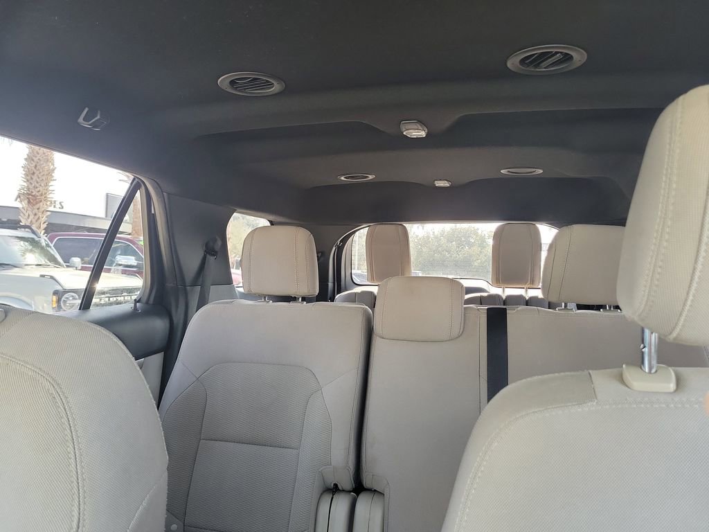 Used 2018 Ford Explorer XLT image 13