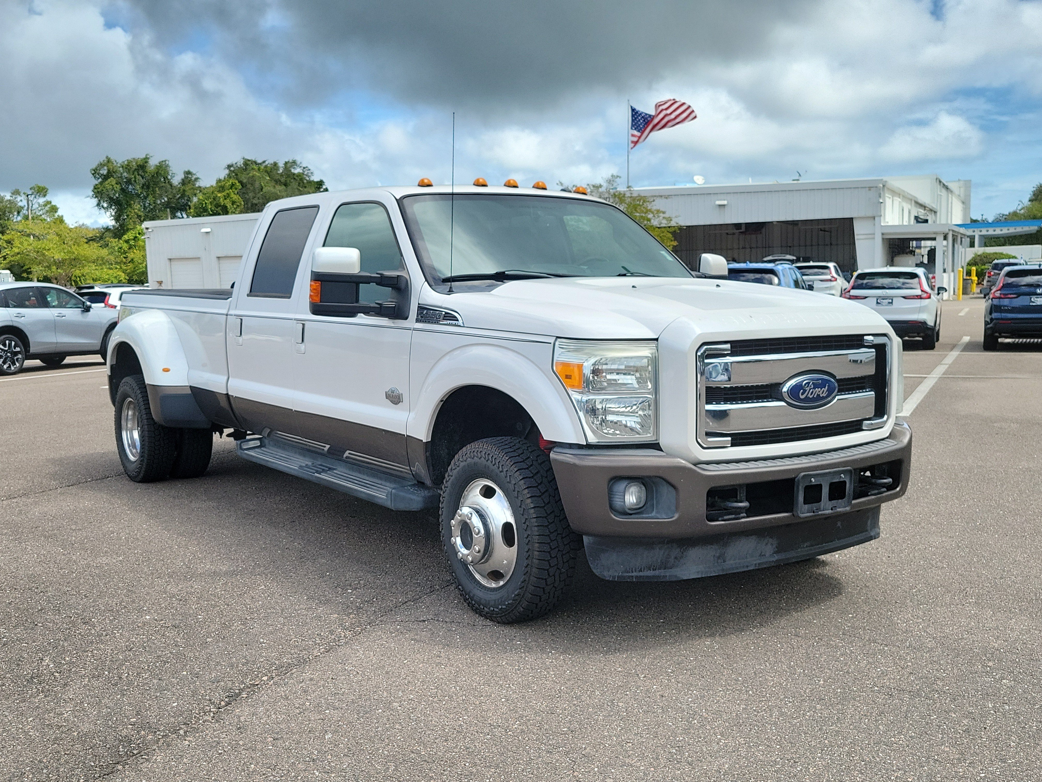 Used 2015 Ford F350 King Ranch w/ FX4 Off-Road Package AWD/4WD image 7