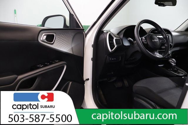 Used 2023 Kia Soul LX image 9