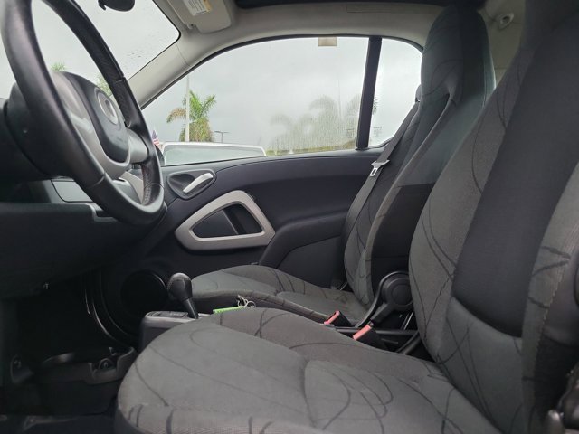 Used 2016 smart fortwo passion image 9