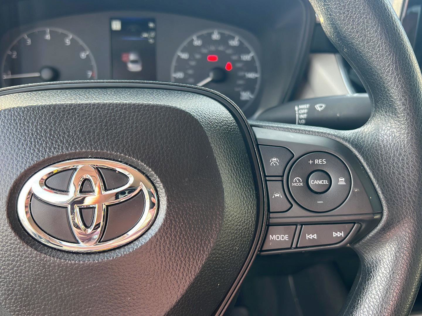 Certified 2025 Toyota Corolla LE w/ Convenience Package FWD image 21