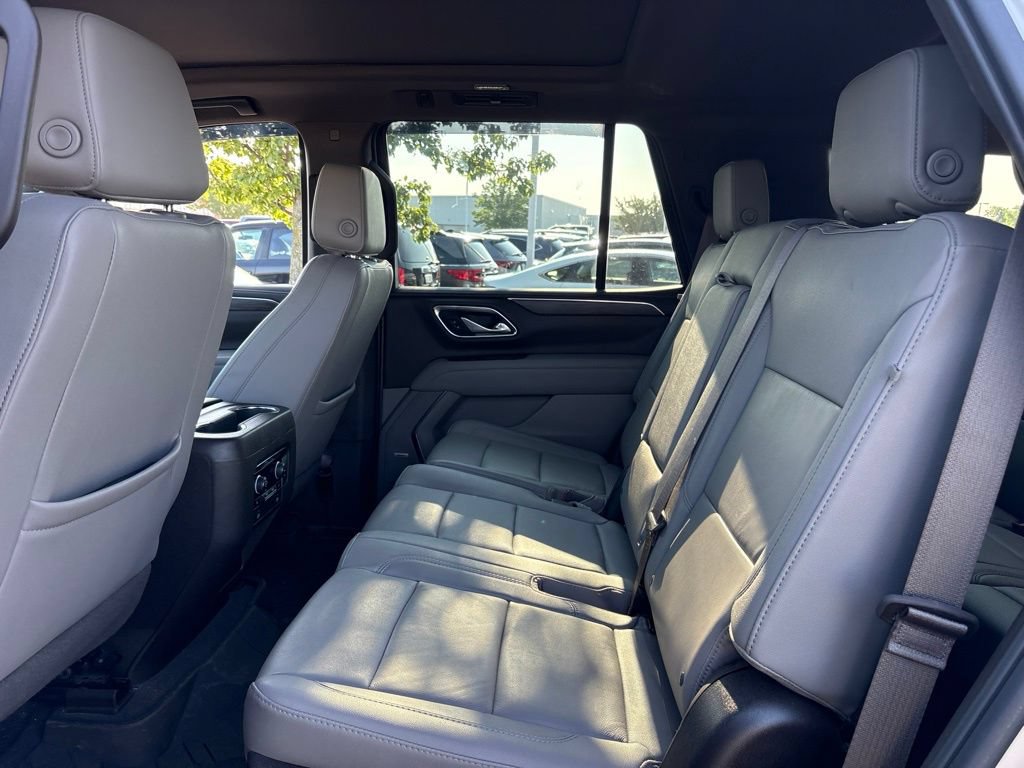 Used 2023 Chevrolet Tahoe Z71 w/ Luxury Package AWD/4WD image 15