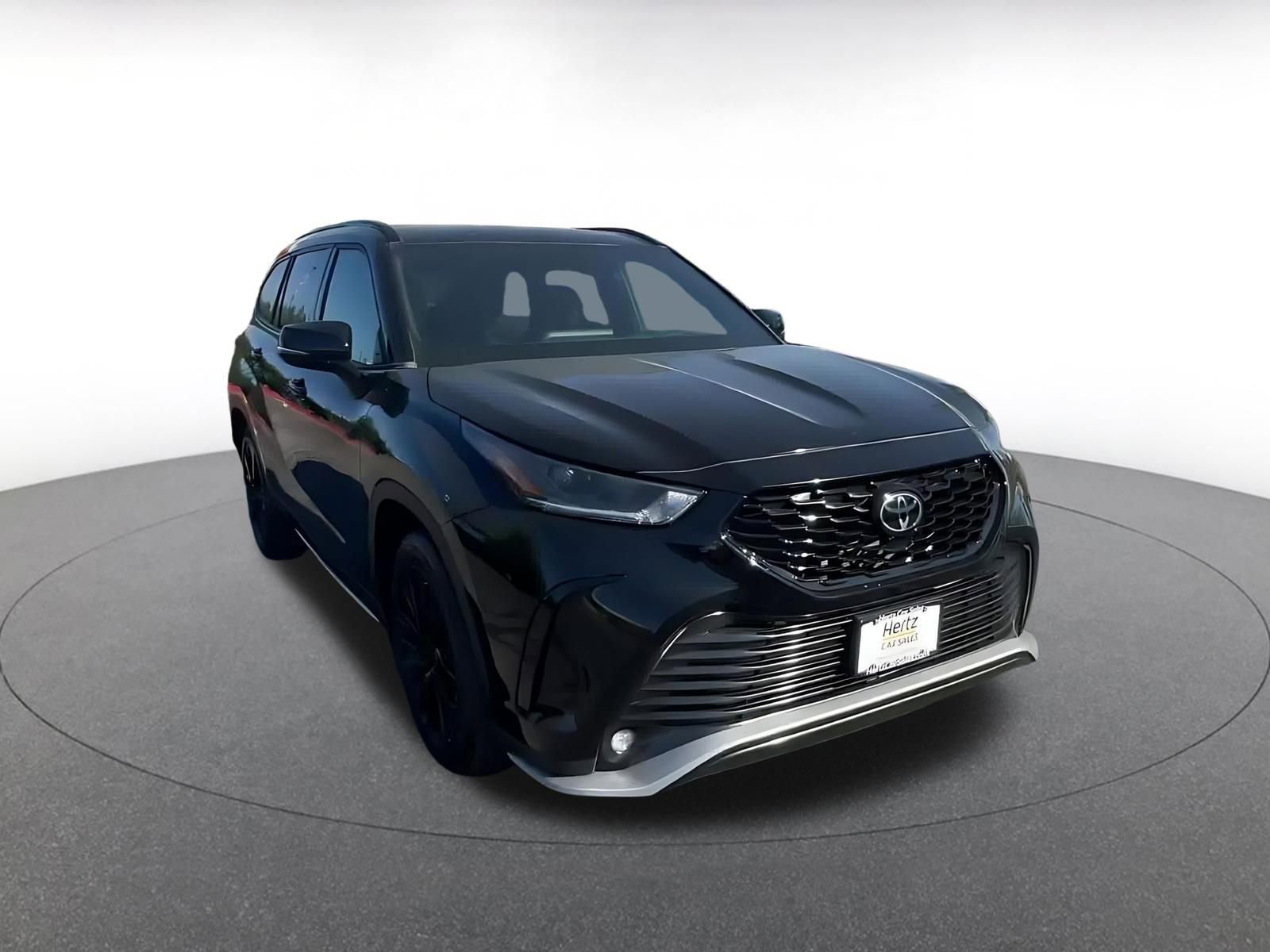 Used 2024 Toyota Highlander XSE image 3