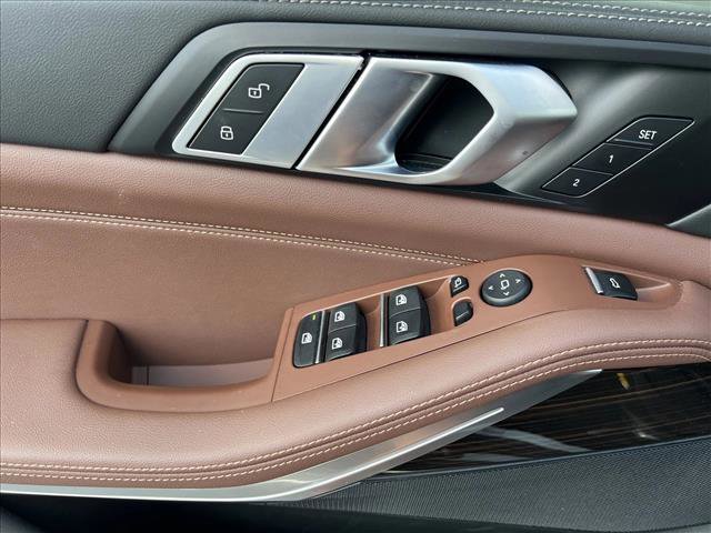 Used 2025 BMW X5 sDrive40i w/ Parking Assistance Package image 11