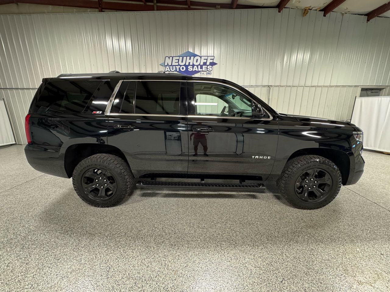 Used 2018 Chevrolet Tahoe LT w/ Luxury Package image 1