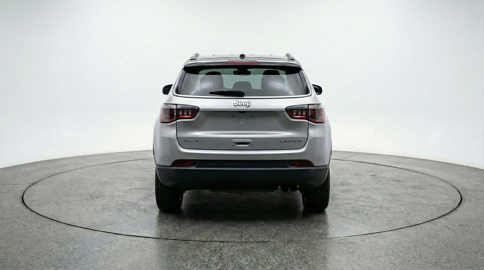 Used 2025 Jeep Compass Latitude AWD/4WD image 7