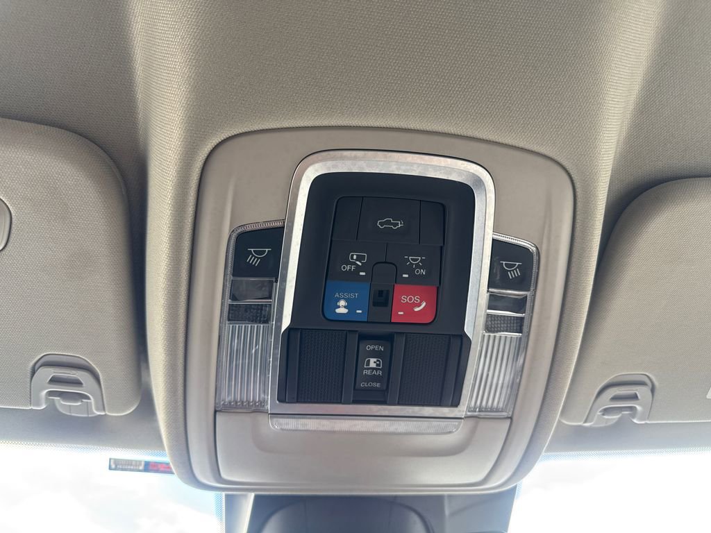 Used 2022 RAM 1500 Laramie AWD/4WD image 21