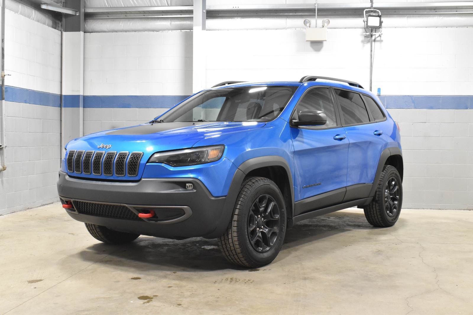 Used 2020 Jeep Cherokee Trailhawk w/ Cold Weather Group AWD/4WD image 7