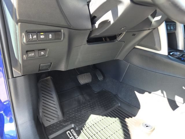 Used 2024 Toyota Corolla Cross AWD Hybrid w/ Convenience Package image 32