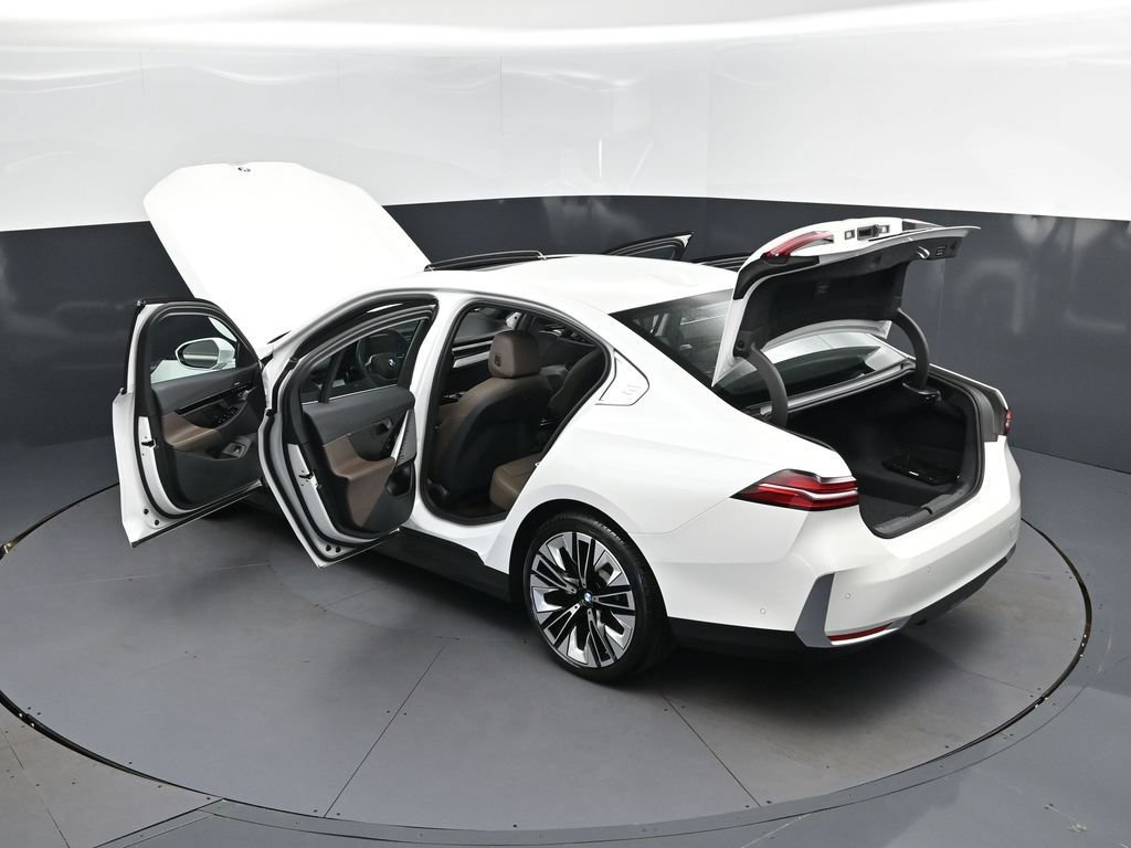 Certified 2026 BMW 530i RWD image 47