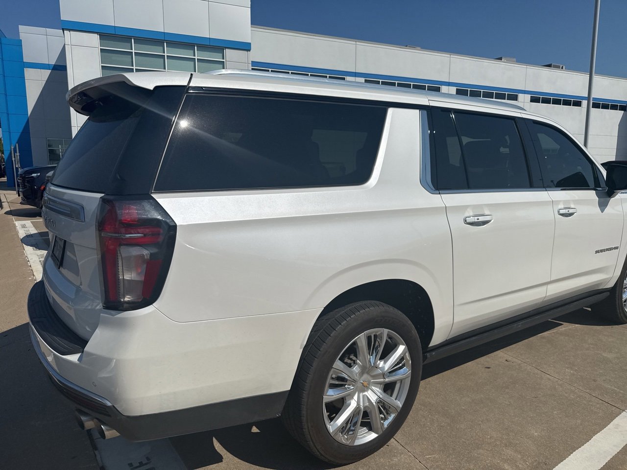 Used 2021 Chevrolet Suburban High Country image 17