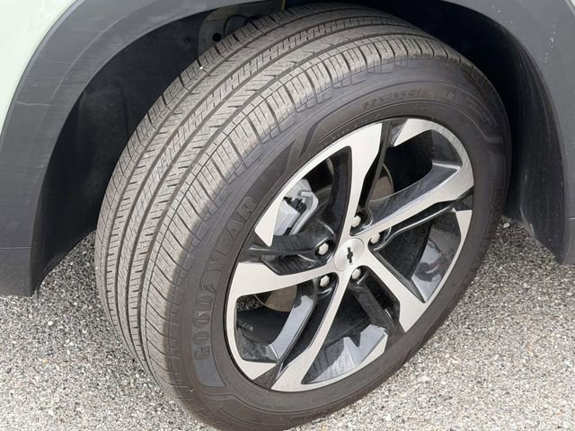 Used 2024 Chevrolet Trax RS w/ Sunroof Package FWD image 14