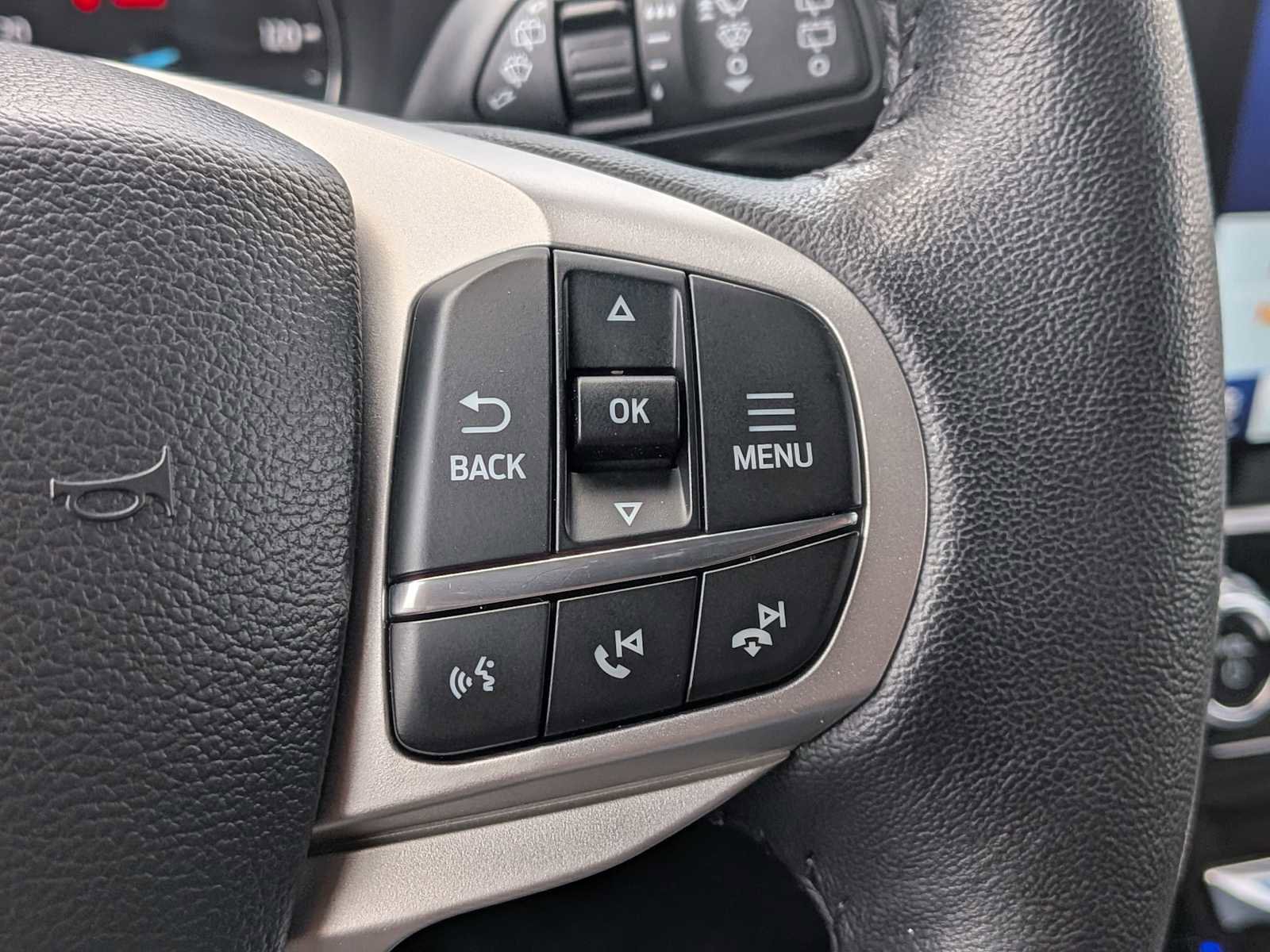 Used 2024 Ford Explorer Limited w/ Limited Technology Package AWD/4WD image 23