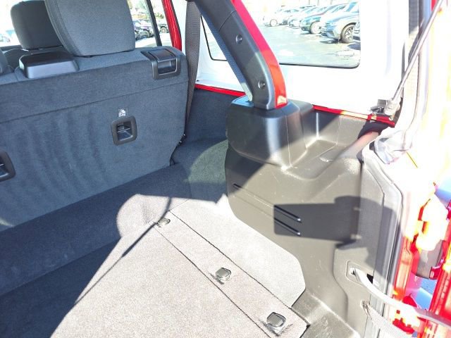 Used 2025 Jeep Wrangler Unlimited Sahara w/ Safety Group AWD/4WD image 45