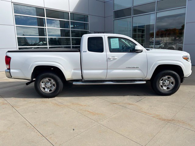 Used 2016 Toyota Tacoma SR5 AWD/4WD image 10