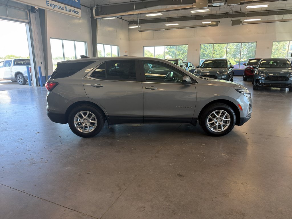 Used 2023 Chevrolet Equinox LT w/ Driver Convenience Package AWD/4WD image 6