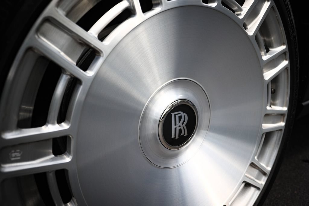Used 2022 Rolls-Royce Cullinan AWD/4WD image 15