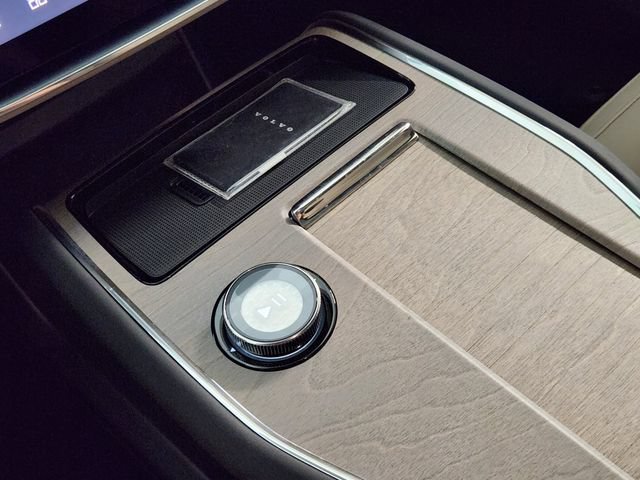 New 2026 Volvo EX90 Plus RWD image 18