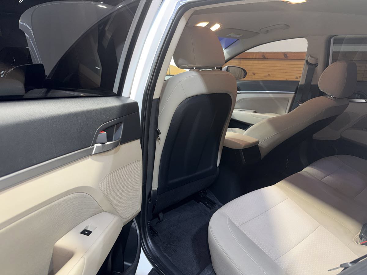 Used 2019 Hyundai Elantra SEL FWD image 23