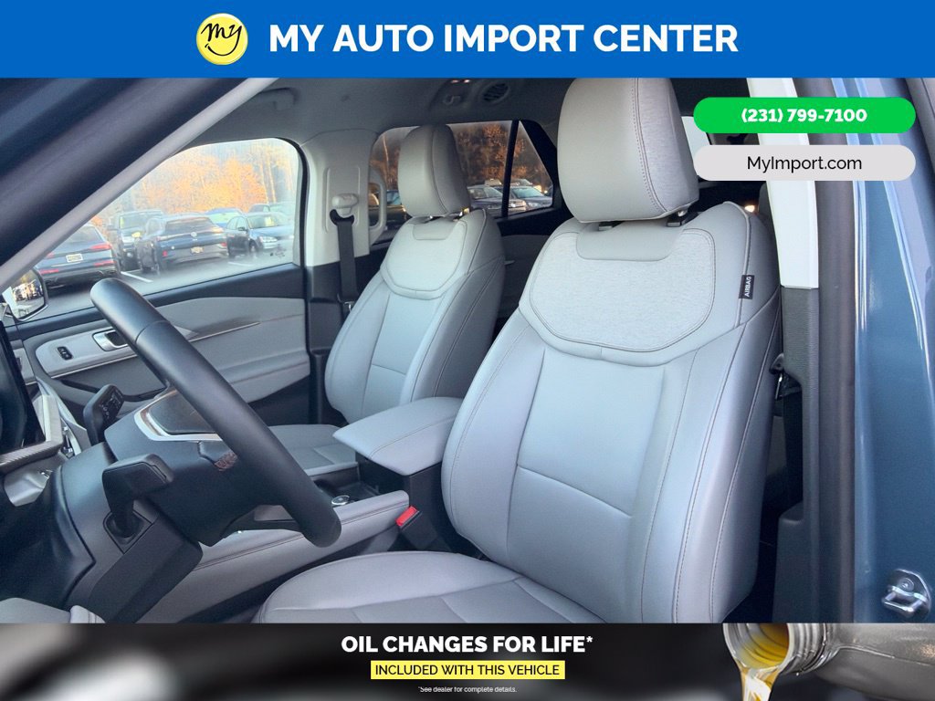 Used 2025 Ford Explorer Active w/ Active Comfort Package AWD/4WD image 7