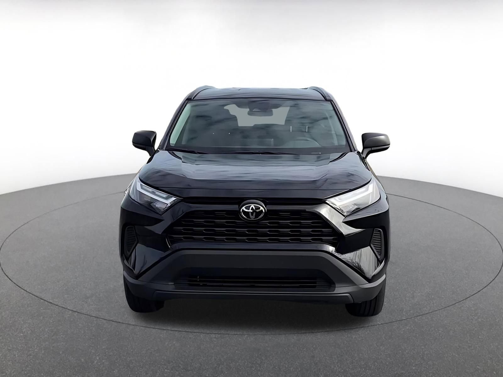 Used 2025 Toyota RAV4 LE image 4