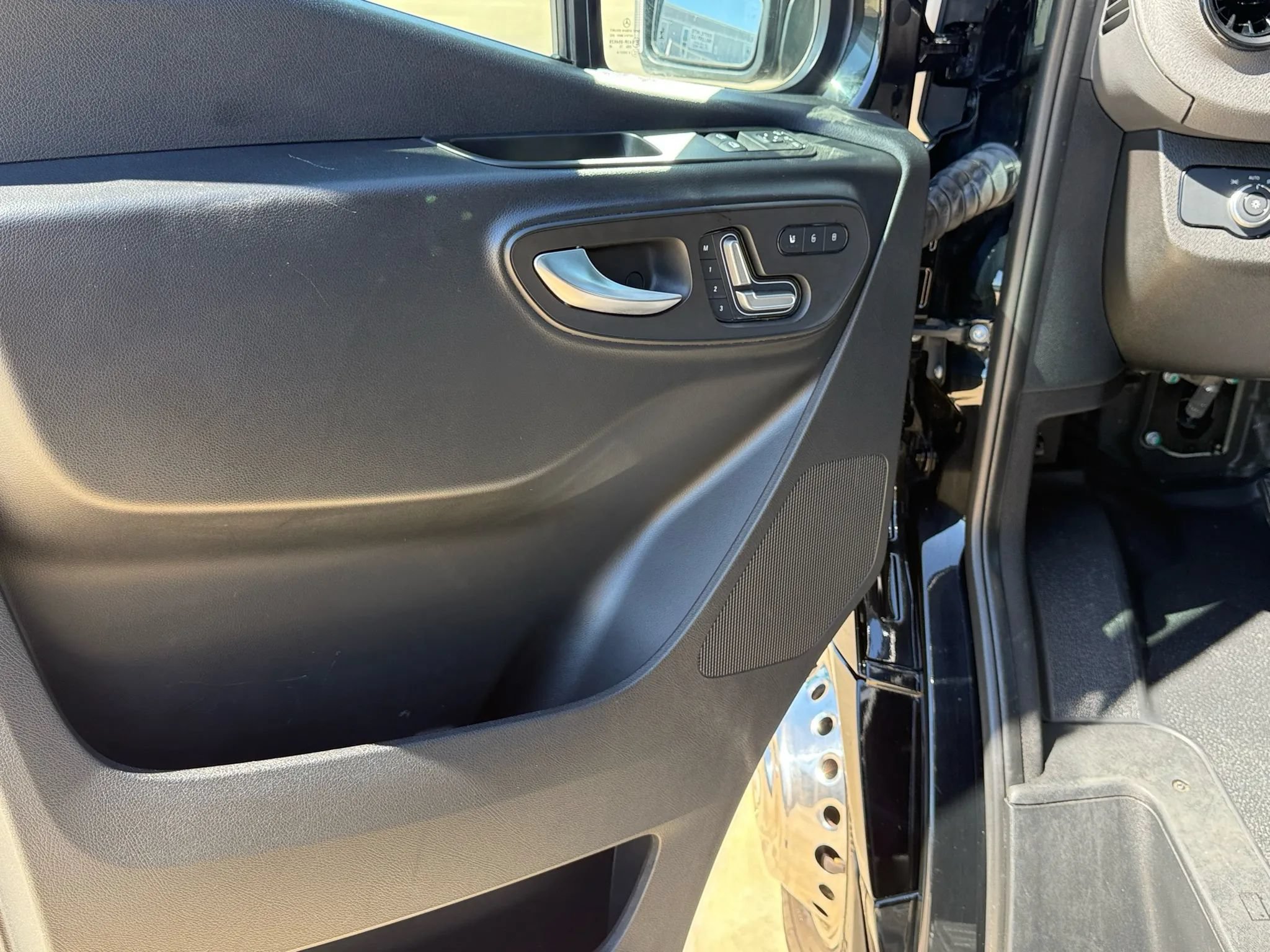 Used 2023 Mercedes-Benz Sprinter 3500 image 15