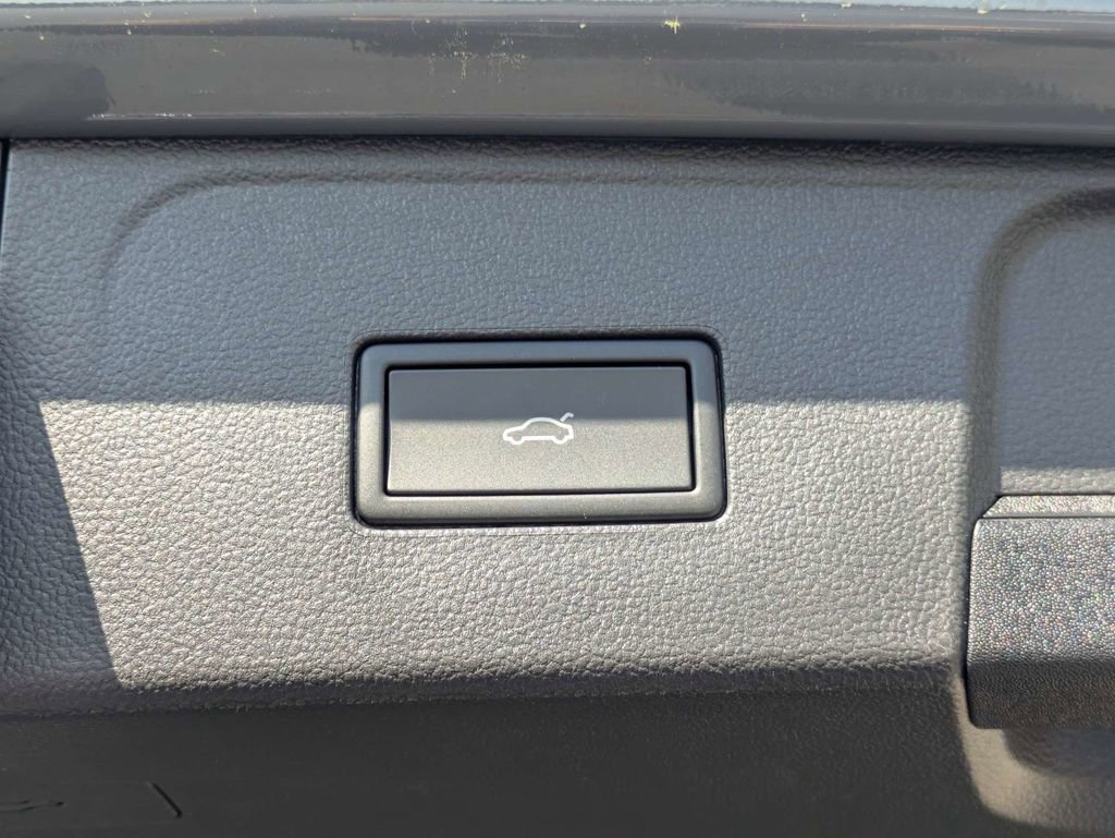 New 2026 Volkswagen Atlas SEL Premium R-Line image 15