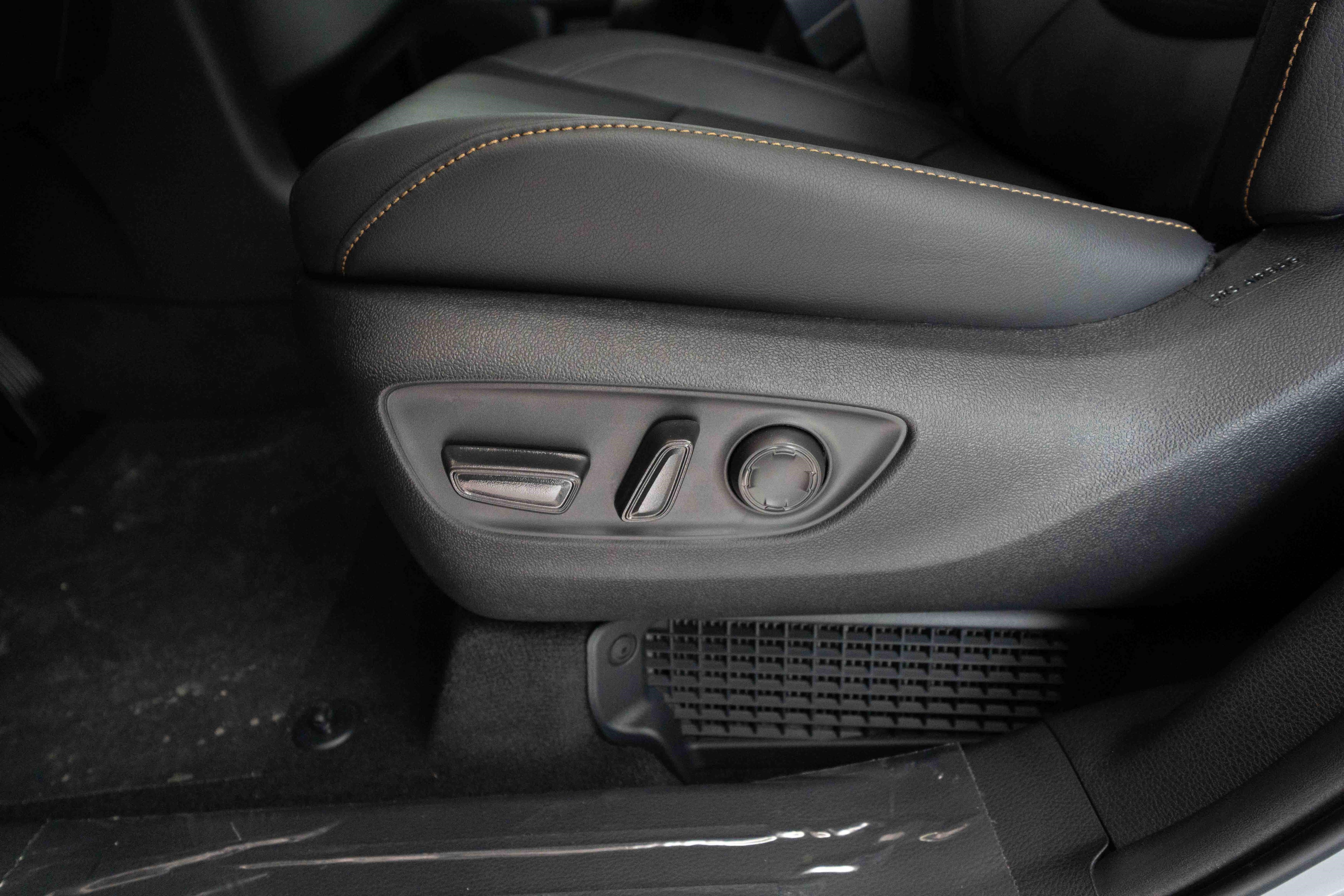 New 2026 Toyota Sienna XLE Woodland Edition AWD/4WD image 12