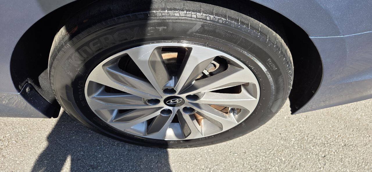 Used 2015 Hyundai Sonata Sport w/ Option Group 03 FWD image 10