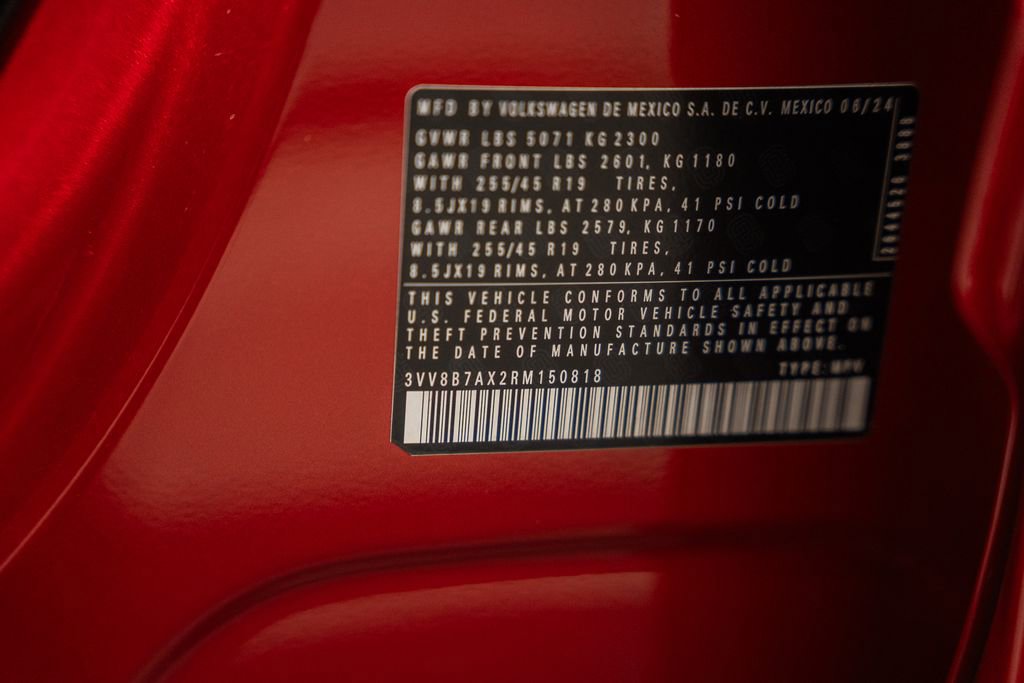 Used 2024 Volkswagen Tiguan SE R-Line image 41