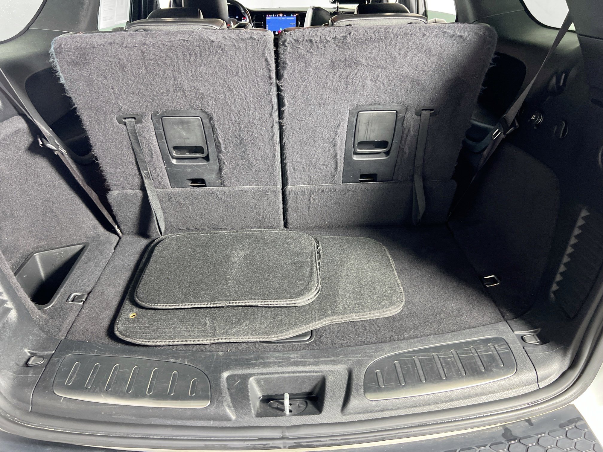 Used 2021 Dodge Durango R/T w/ Blacktop Package image 25