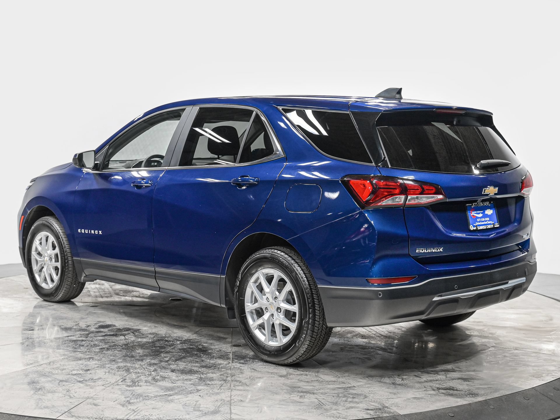 Used 2023 Chevrolet Equinox LT AWD/4WD image 4
