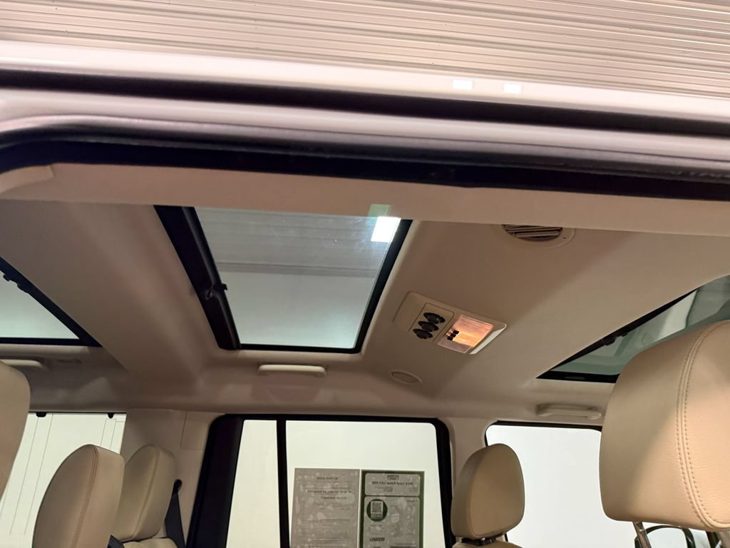 Used 2016 Land Rover LR4 HSE AWD/4WD image 16