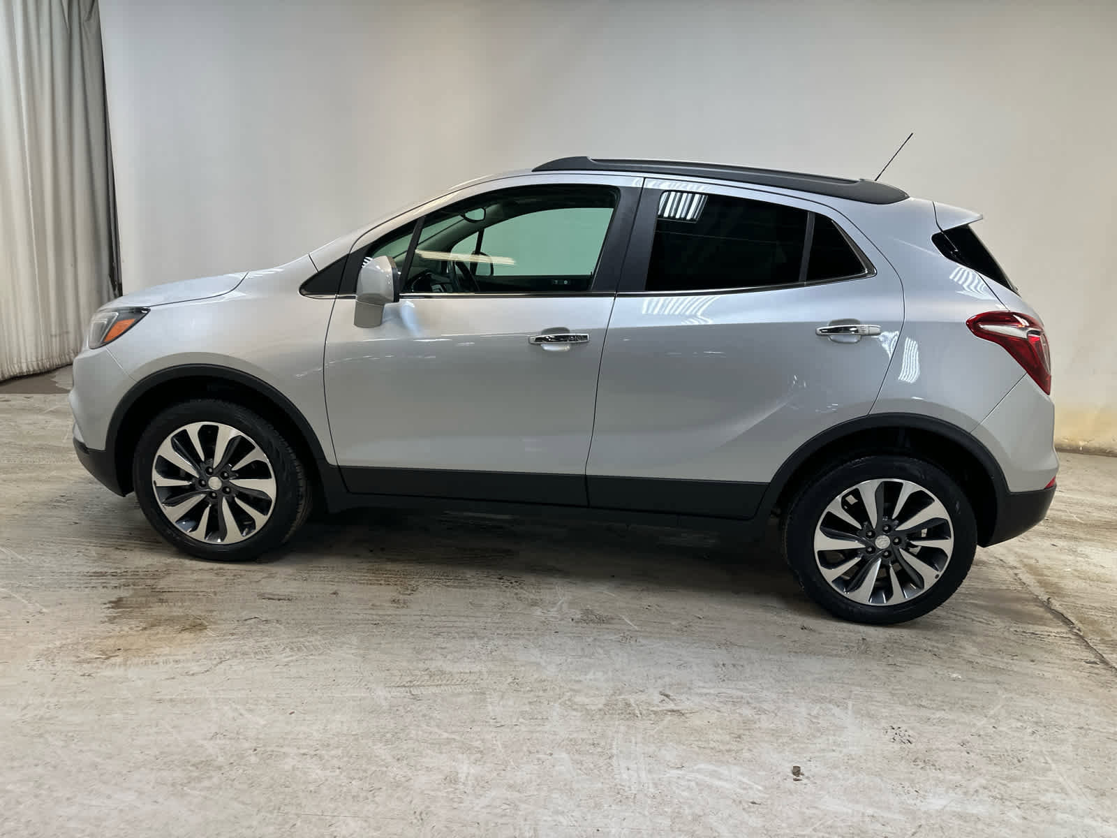 Certified 2022 Buick Encore Preferred w/ Safety Package image 8