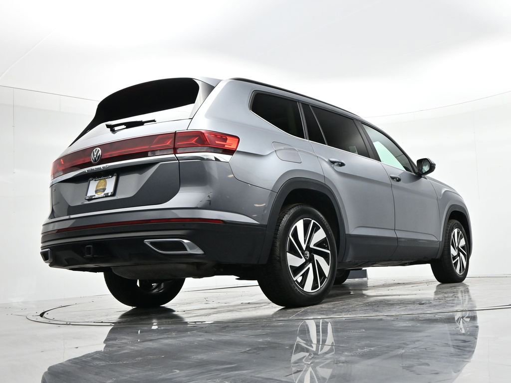 Used 2025 Volkswagen Atlas SE image 23