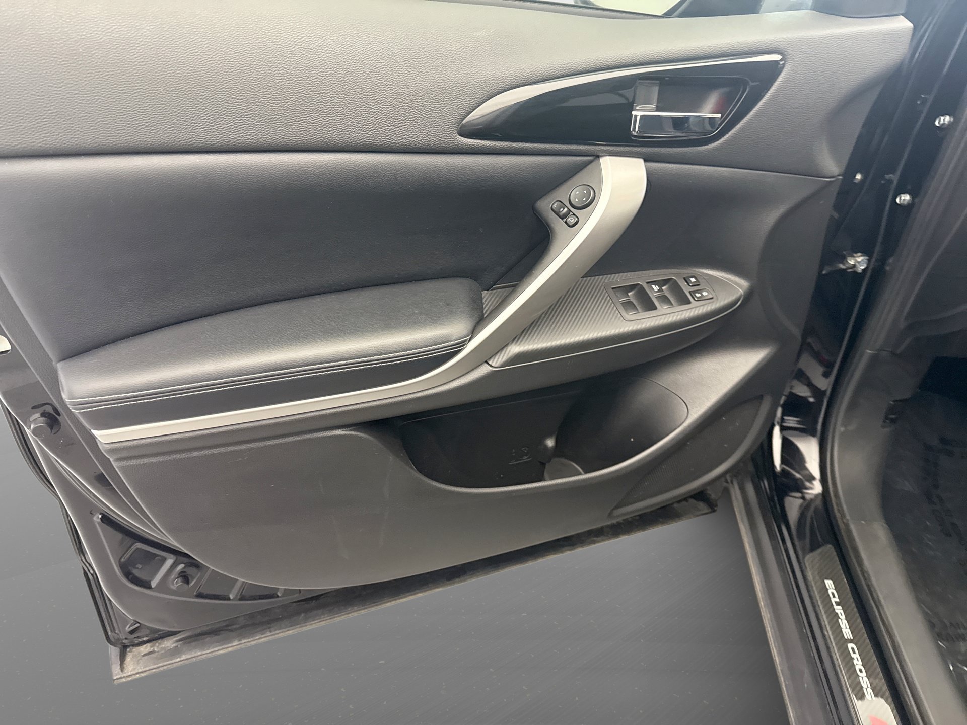 Used 2023 Mitsubishi Eclipse Cross SE AWD/4WD image 9