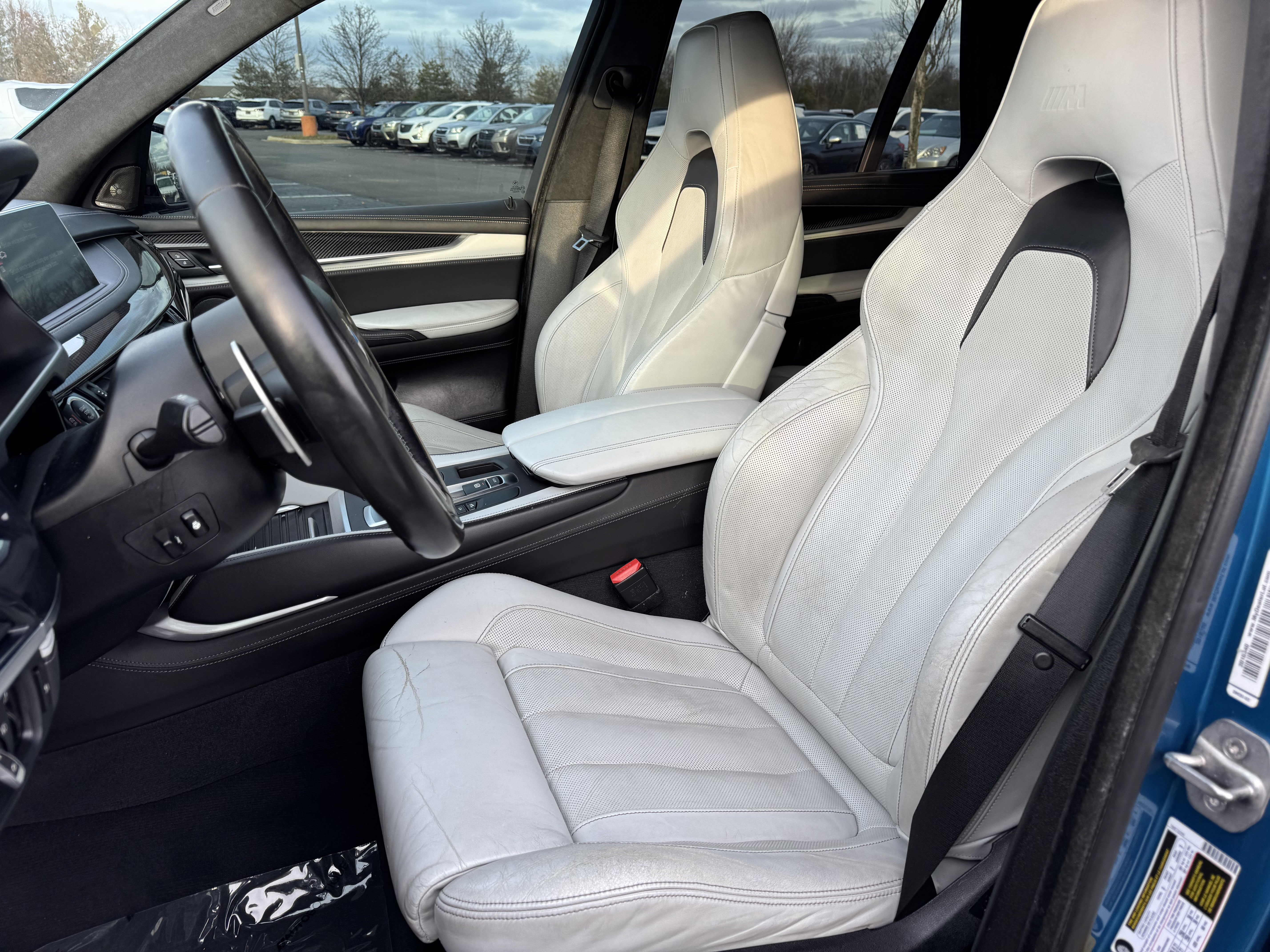 Used 2016 BMW X5 M image 11