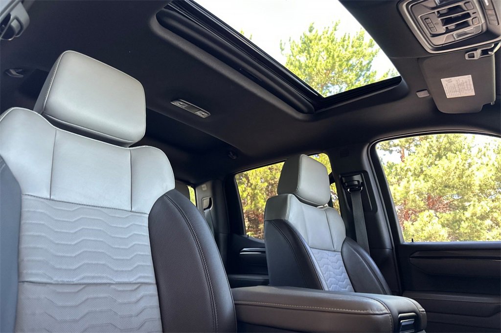 Used 2023 Chevrolet Silverado 1500 ZR2 w/ Technology Package image 17