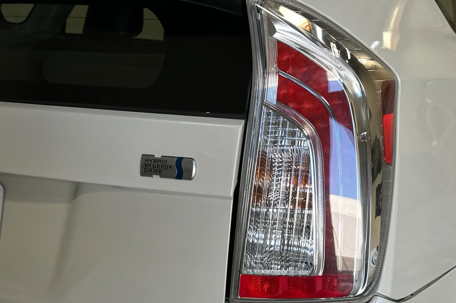 Used 2015 Toyota Prius Four FWD image 47